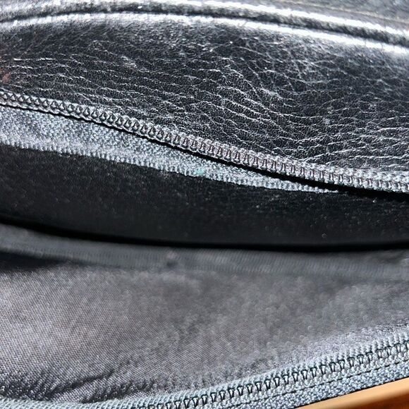 Hunting World Black Leather Crossbody Bag - Picture 10 of 14